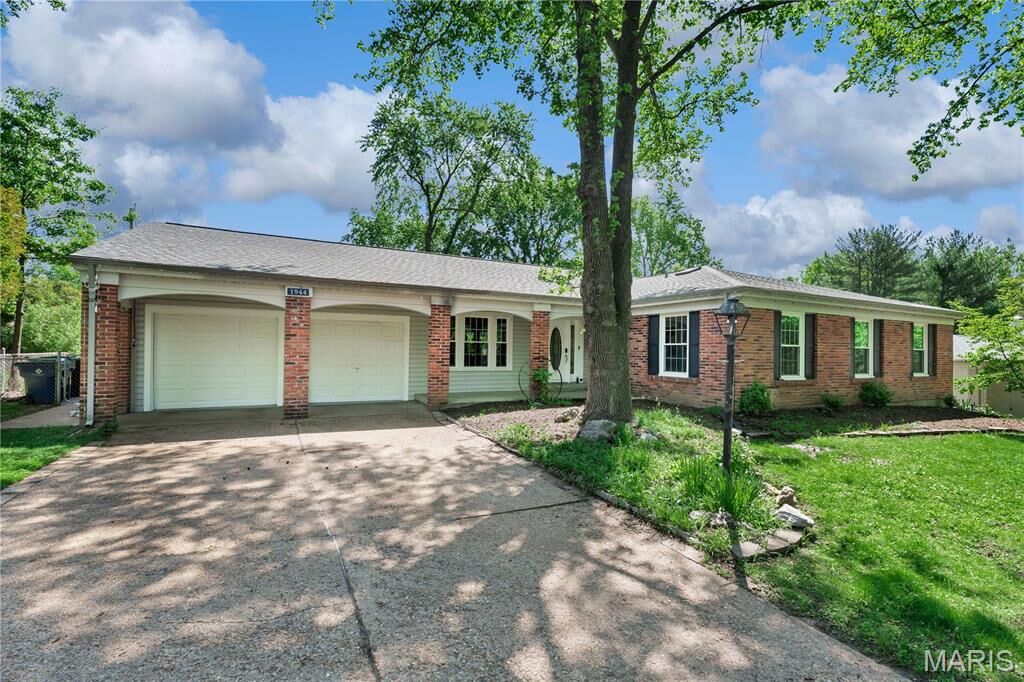 Property Photo:  1944 Pepperrell Drive  MO 63146 