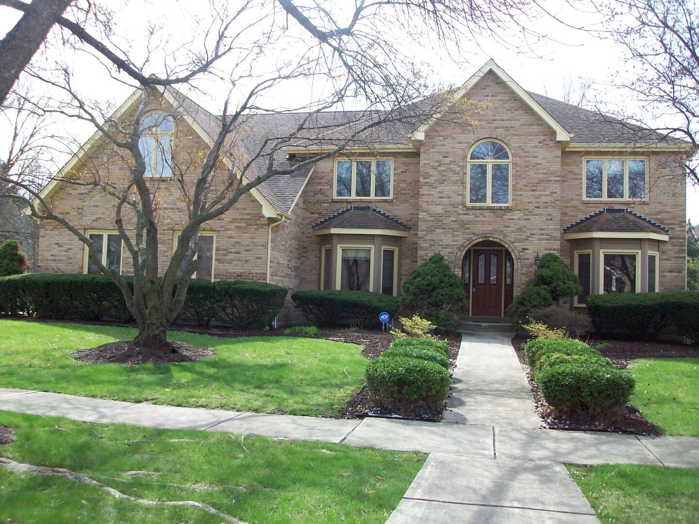 Property Photo: 1000 Sheringham Drive IL 60565