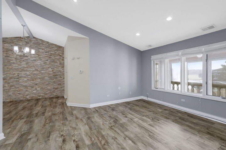 Property Photo:  9724 W Creek Road E2  IL 60464 