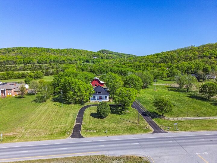 Property Photo:  3702 Highway 231 N  TN 37160 