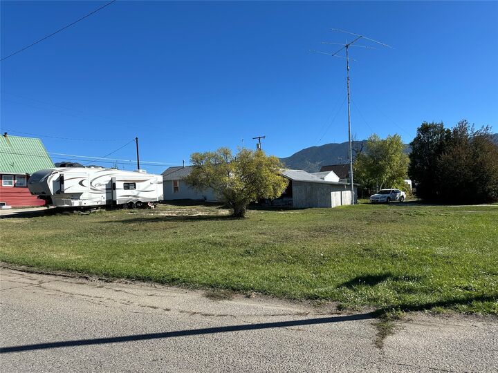 Property Photo:  1801 Yale Avenue  MT 59701 