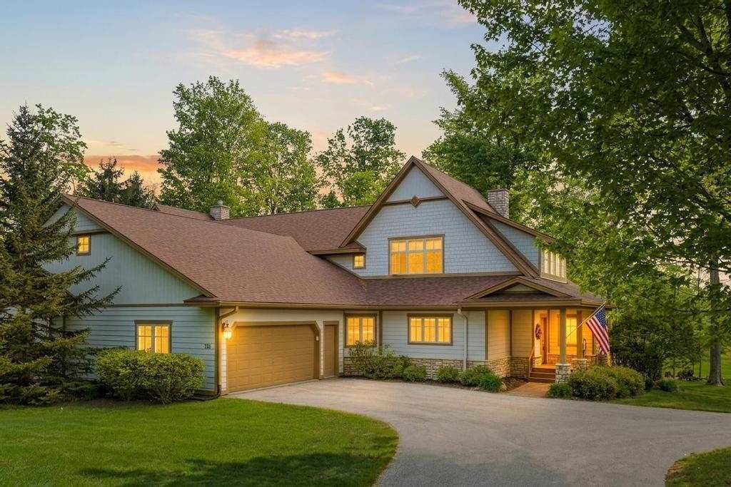 Property Photo: 731 Greenway MI 49740