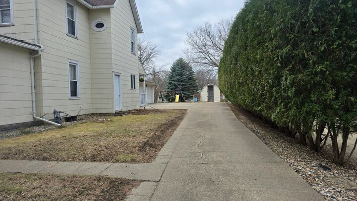Property Photo:  842 S Prairie Avenue  MN 56031 