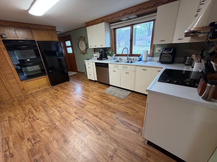 Property Photo:  105 7th Street N  MN 56051 