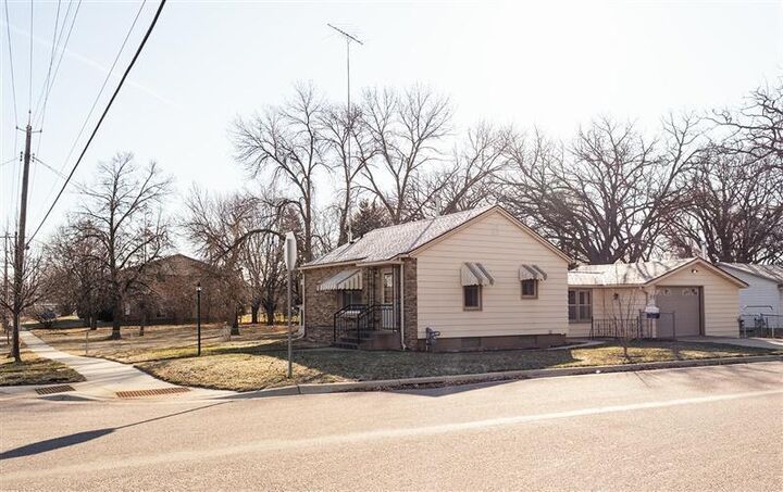 Property Photo:  502 3rd Street NE  MN 56304 