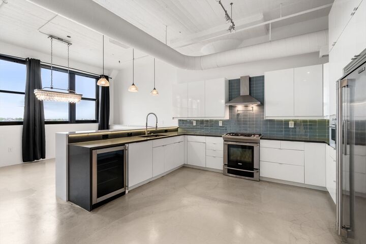 Property Photo:  437 D Street 6C  MA 02210 
