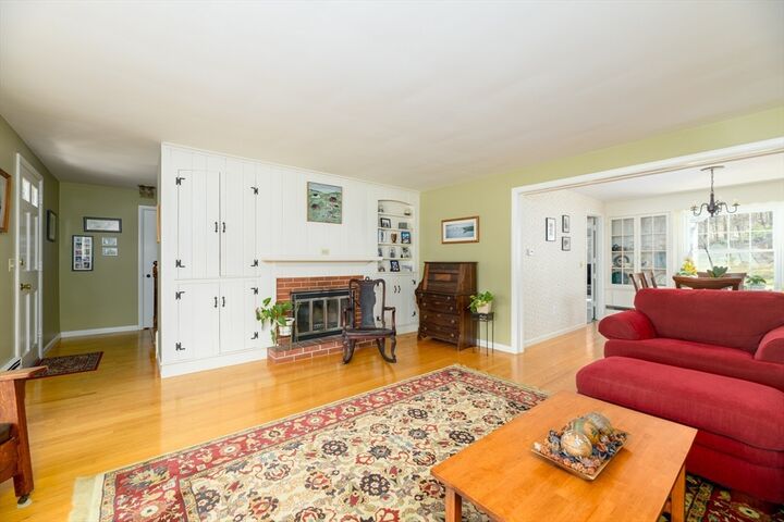 Property Photo: 14 Wyndhurst Dr MA 01520