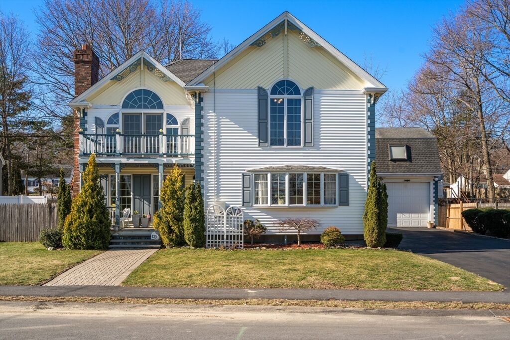 Property Photo: 113 Temple Rd MA 02452