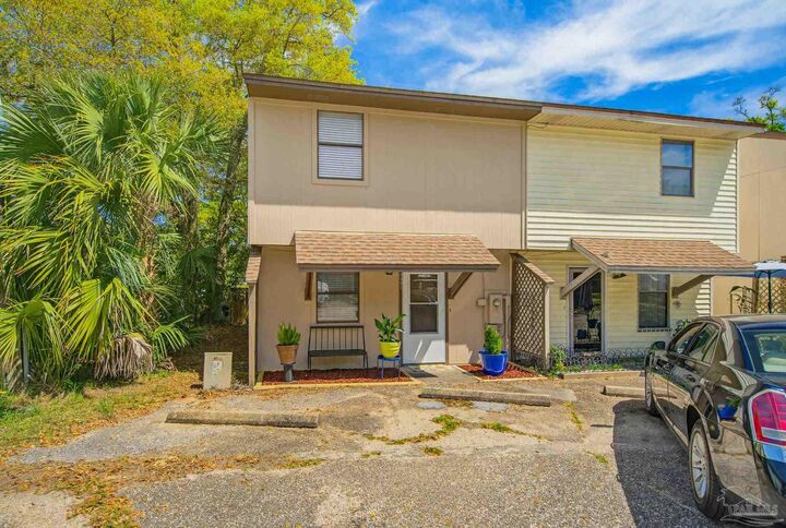 Property Photo: 3301 Brainerd St FL 32503