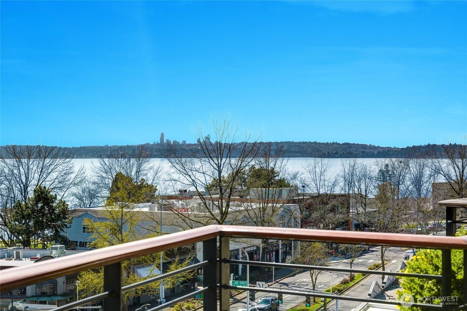 Property Photo:  129  3rd Avenue 604  WA 98033 