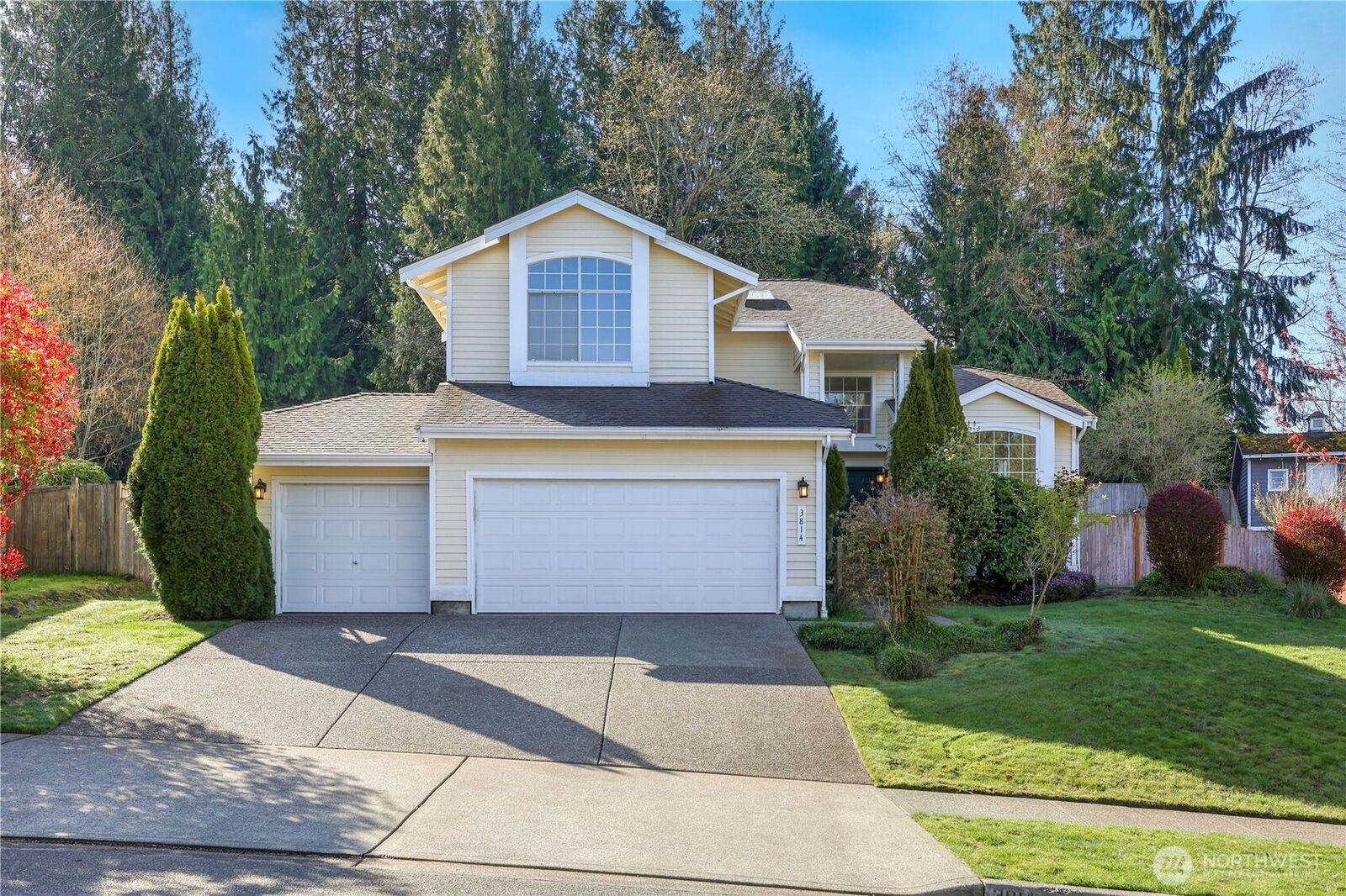 Property Photo:  3814  Crystal Ridge Drive SE  WA 98372 