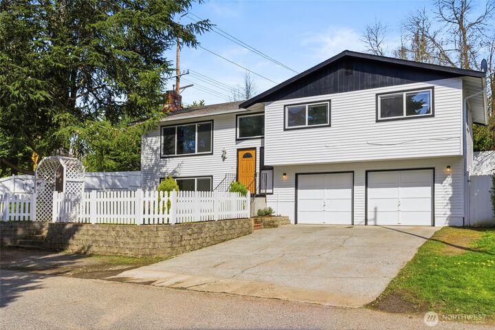 Property Photo: 9925 62nd Drive NE WA 98270