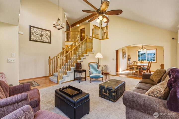 Property Photo:  440 N Maple Hill Road  WA 98626 