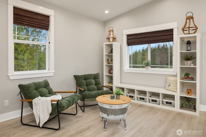 Property Photo: 6937 Lake Alice Road SE WA 98024