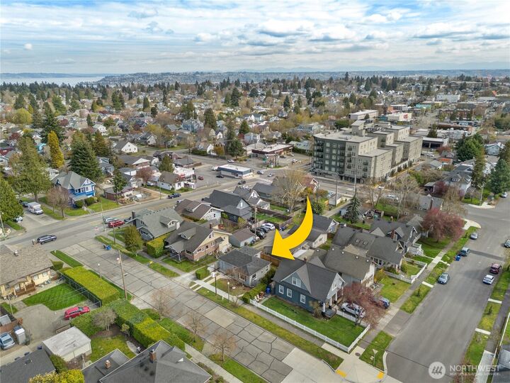 Property Photo:  613 S Lawrence Street  WA 98405 