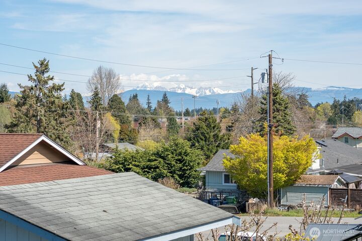 Property Photo:  2412  16th Street  WA 98221 