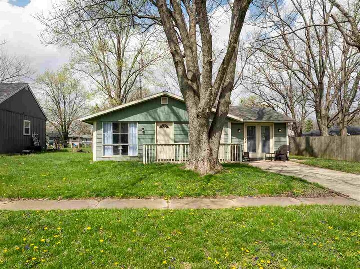 Property Photo:  418 Virginia Ave  IN 47374 