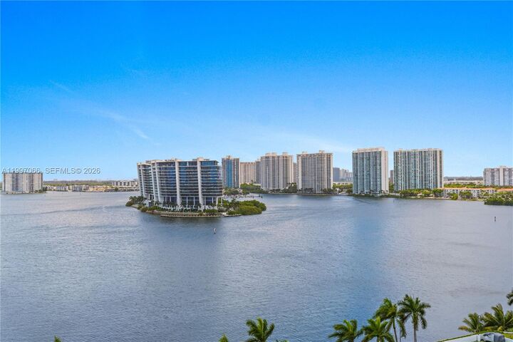 Property Photo: 19101 NE 36th Ct 1605 FL 33180