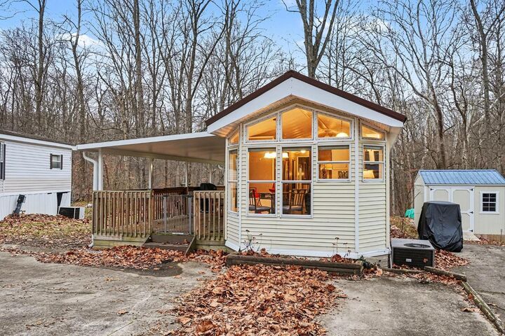 Property Photo: 162 W Old State Road 101 162 IN 47353