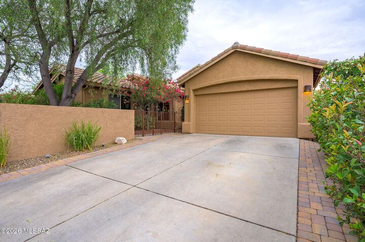 Property Photo: 9808 E Rock Ridge Court AZ 85749
