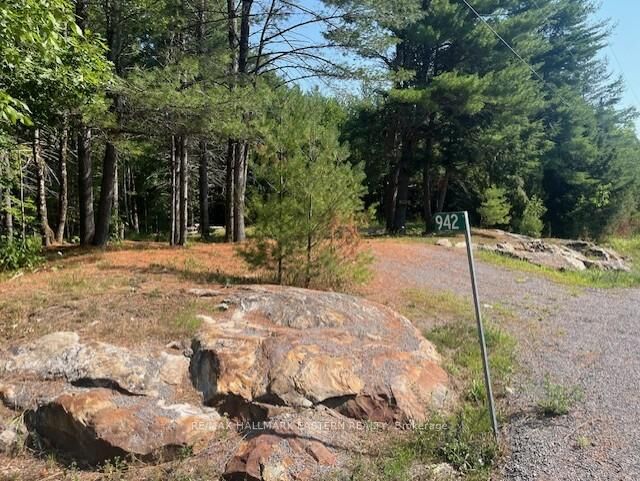 942 Balmer Road — photo 1