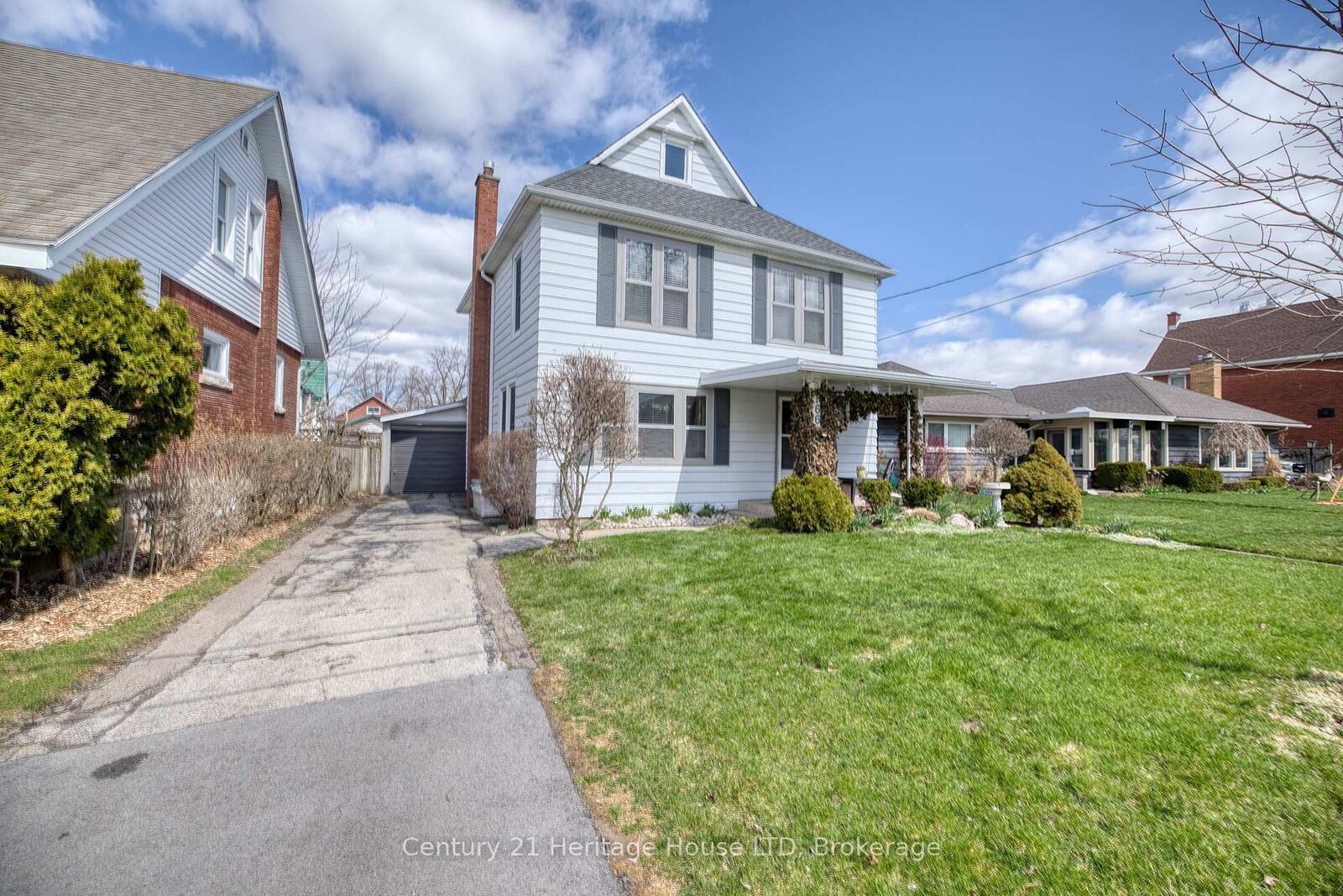 Property Photo:  66 Bald Street  ON L3C 5B9 