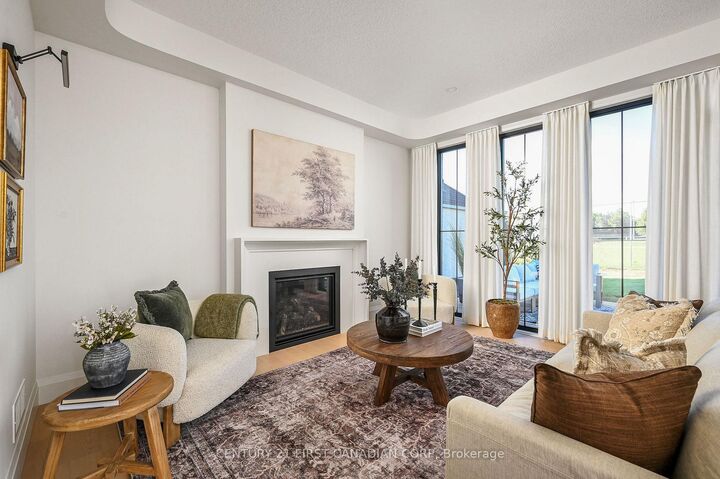 Property Photo: 863 White Pine Street ON N6G 3X9