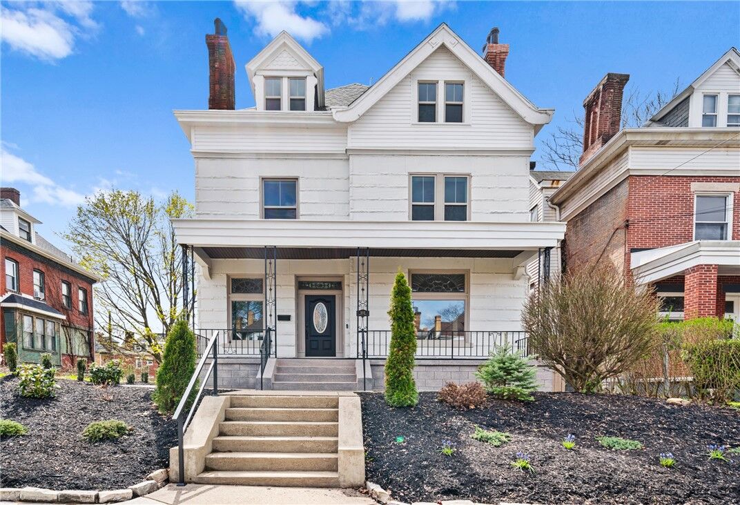 Property Photo:  5522 Jackson St  PA 15206 