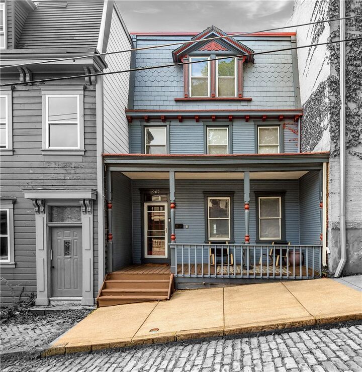 Property Photo: 1207 Linden Place PA 15212