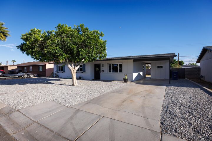 Property Photo: 1465 E 23 St AZ 85365