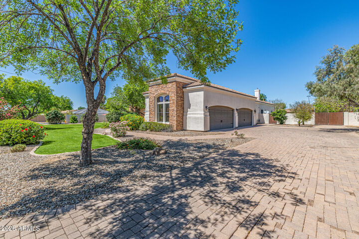 Property Photo:  2816 E Clark Drive  AZ 85297 
