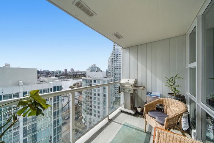 Property Photo:  193 Aquarius Mews 1808  BC V6Z 2Z2 
