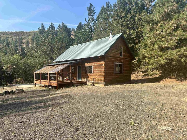 Property Photo:  1420 Goodrich Creek Rd  ID 83612 
