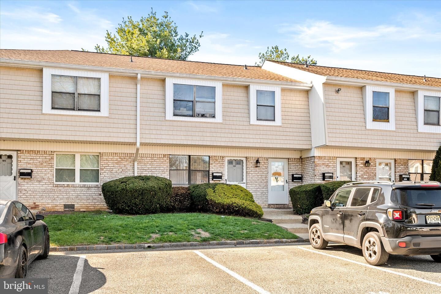 Property Photo:  1614 Silver Court  NJ 08690 