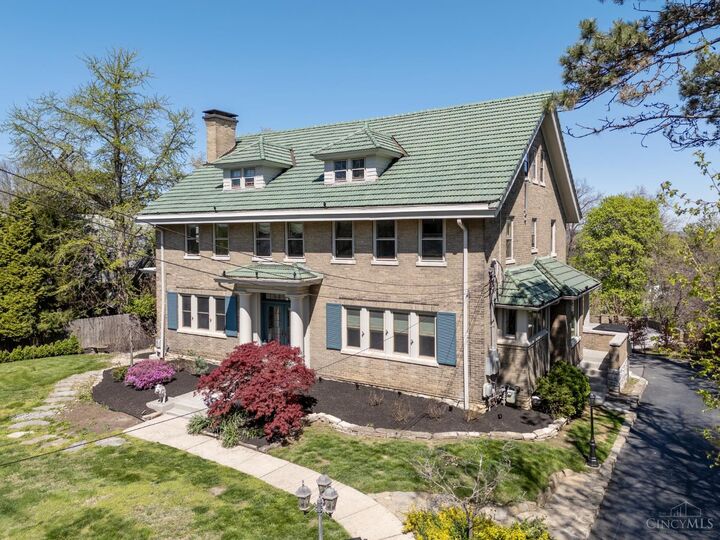 Property Photo:  718 Clinton Springs Avenue  OH 45229 