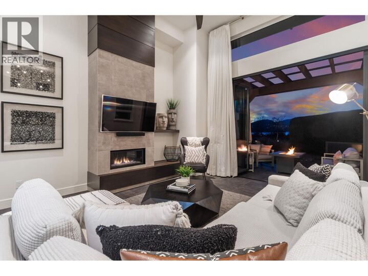 Property Photo: 3756 Lakeshore Road 5 BC V1W 3L4