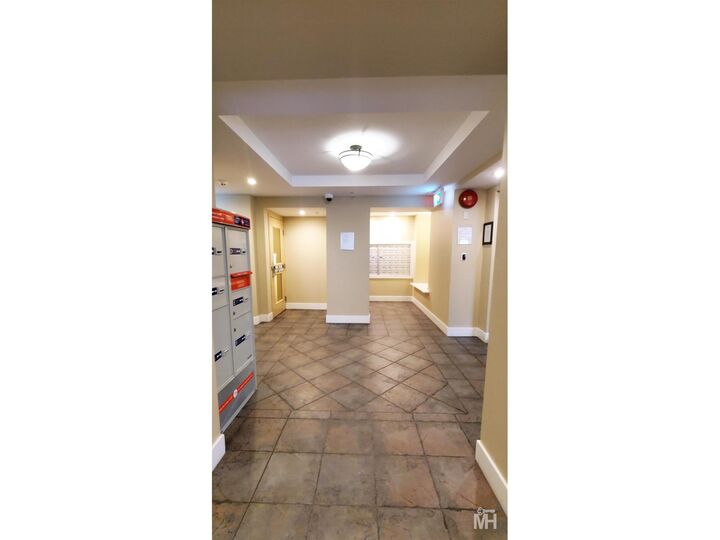 Property Photo:  15392 16A Avenue 111  BC V4A 1S9 