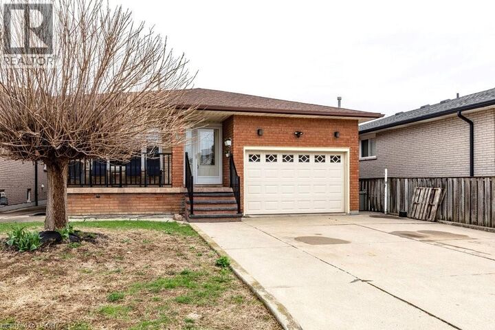 Property Photo:  42 Lasila Court  ON L9C 7B6 