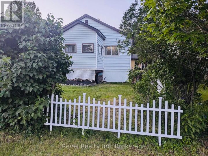 Property Photo: 214 Fotheringham Avenue ON P0T 1C0