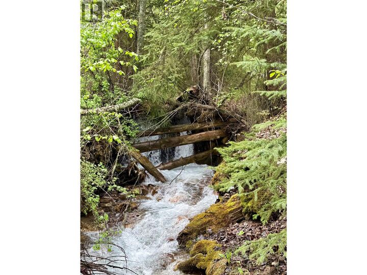 Photo de la propriété:  5888 Lazy Lake Road  BC V0B 2K0 