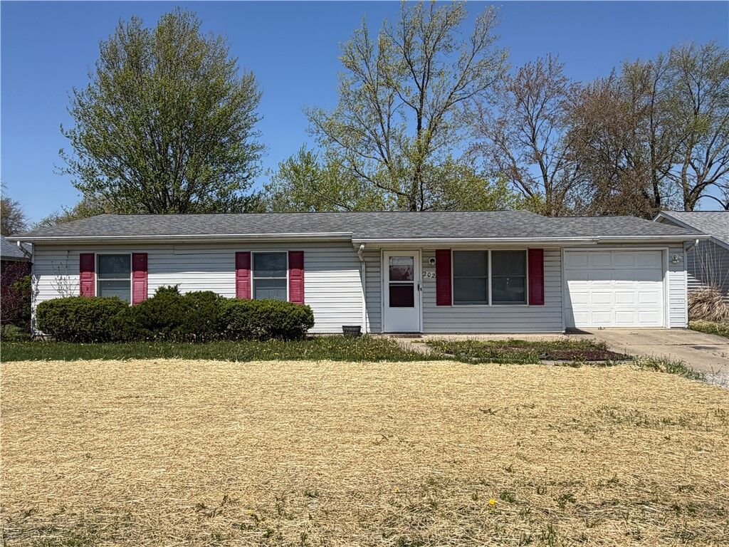 Property Photo: 202 W Jaycee Avenue IL 62401