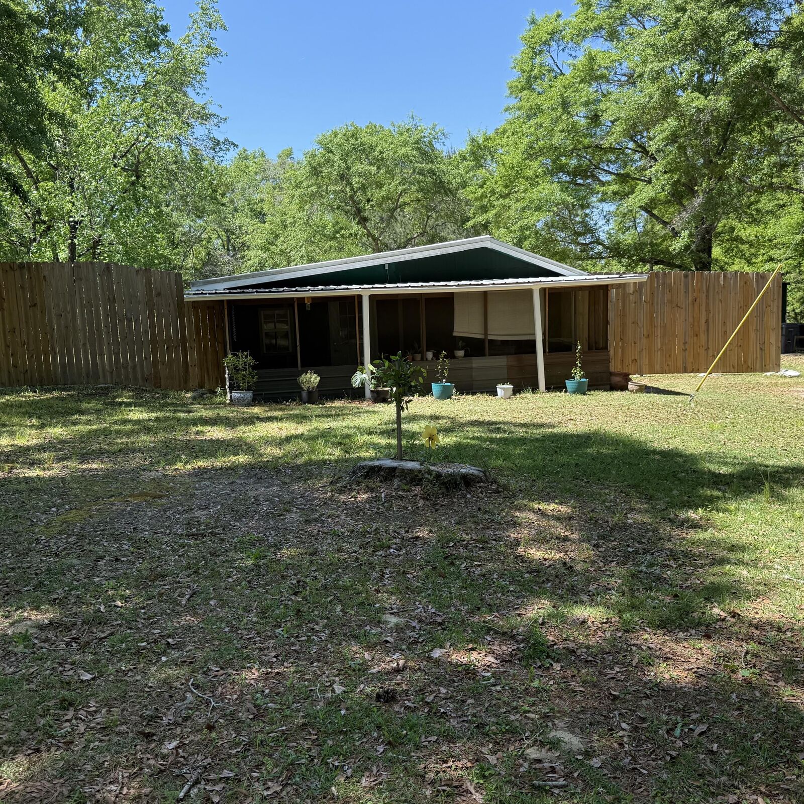 Property Photo: 1722 Red Hill Road FL 32455