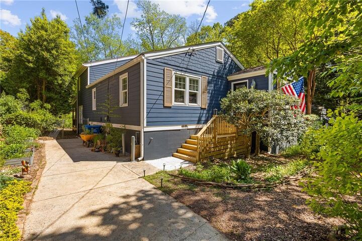 Property Photo: 978 Ormewood Terrace GA 30316