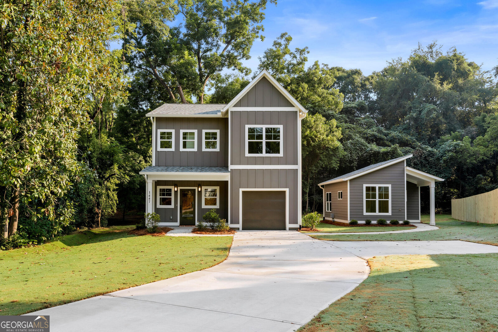 Property Photo:  1447 Broad  GA 30601 