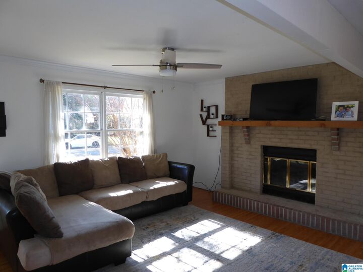 Property Photo:  124 Venetian Way  AL 35209 