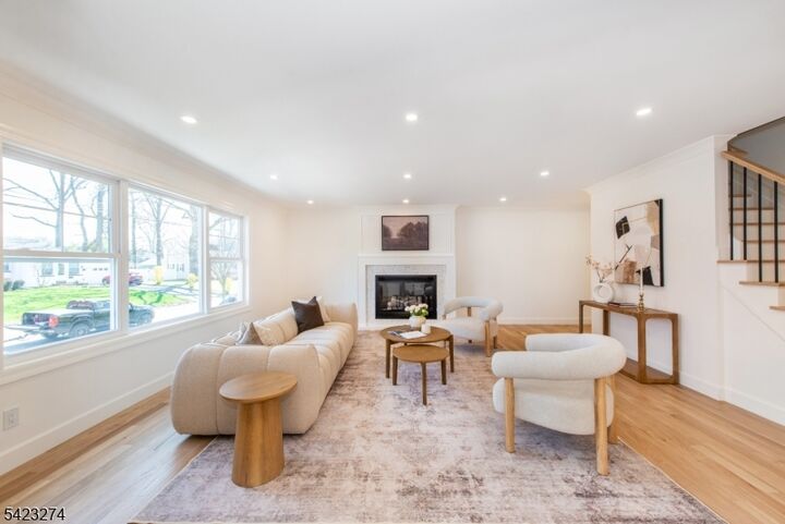 Property Photo:  196 Vinton Circle  NJ 07023 