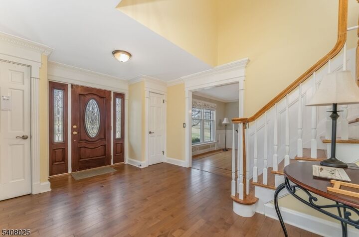 Property Photo:  6 Bluebird Ct  NJ 08822 