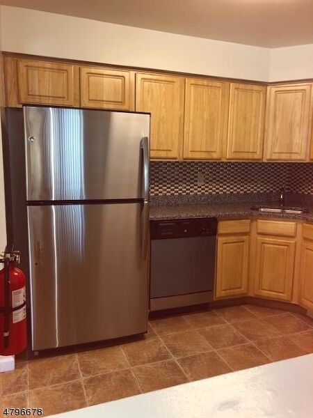 Property Photo: 5 Mount Vernon Sq 5 NJ 07044