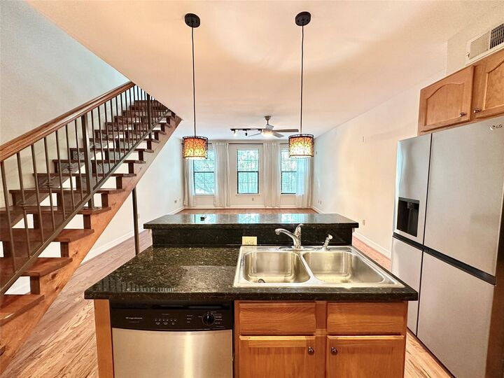 Property Photo:  1602 Elgin Street 13  TX 77004 