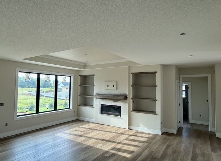 Property Photo:  1344 S Lotus Place  IA 50266 